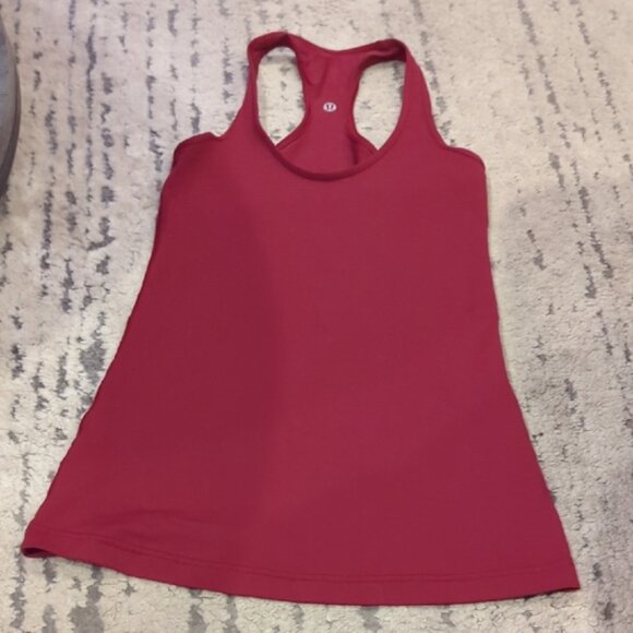 Lululemon Cool Racerback reversible cranberry/ maroon colour - Picture 3 of 5